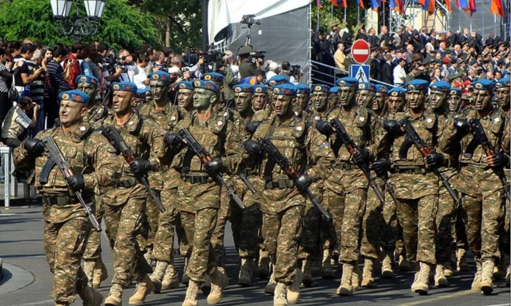 Αρμενία: Πολίτες ζητούν από τον στρατό να ''ρίξει'' τον Πασινιάν